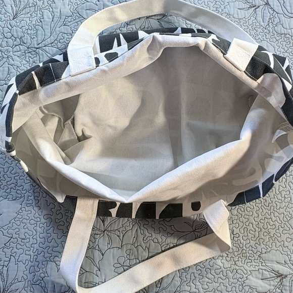 ♨️Vuori Limited Edition Charcoal and Cream Abstract Oversized Canvas Tote Bag💛 - Picture 5 of 9